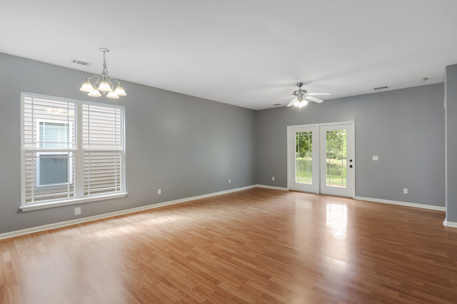 Living Area - 46 Isle Of Palms W