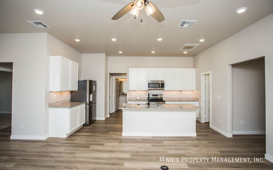 Building Photo - 3203 Durham Ave