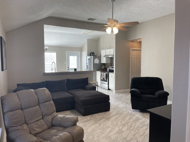 Building Photo - Begin the school year in this wonderful single story home with a spacious floorpan in Indian Forest.