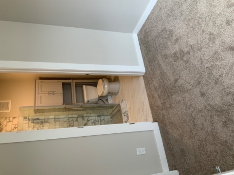 Building Photo - 825 Crisman Dr