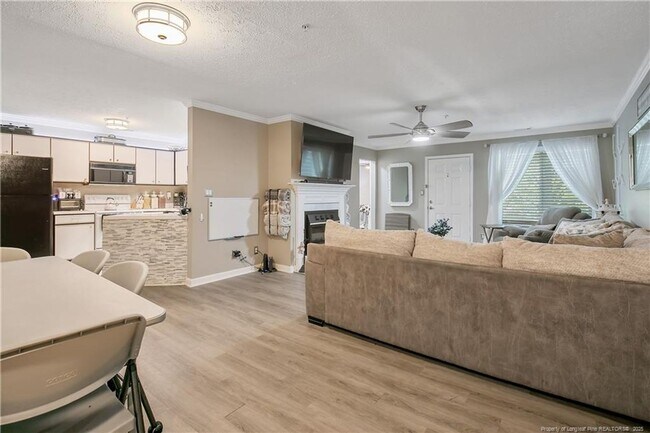 Building Photo - 2 Bedrooms 2 Bathrooms Condo