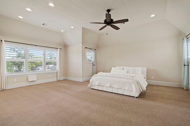 Building Photo - 622 Pink Azalea Trail