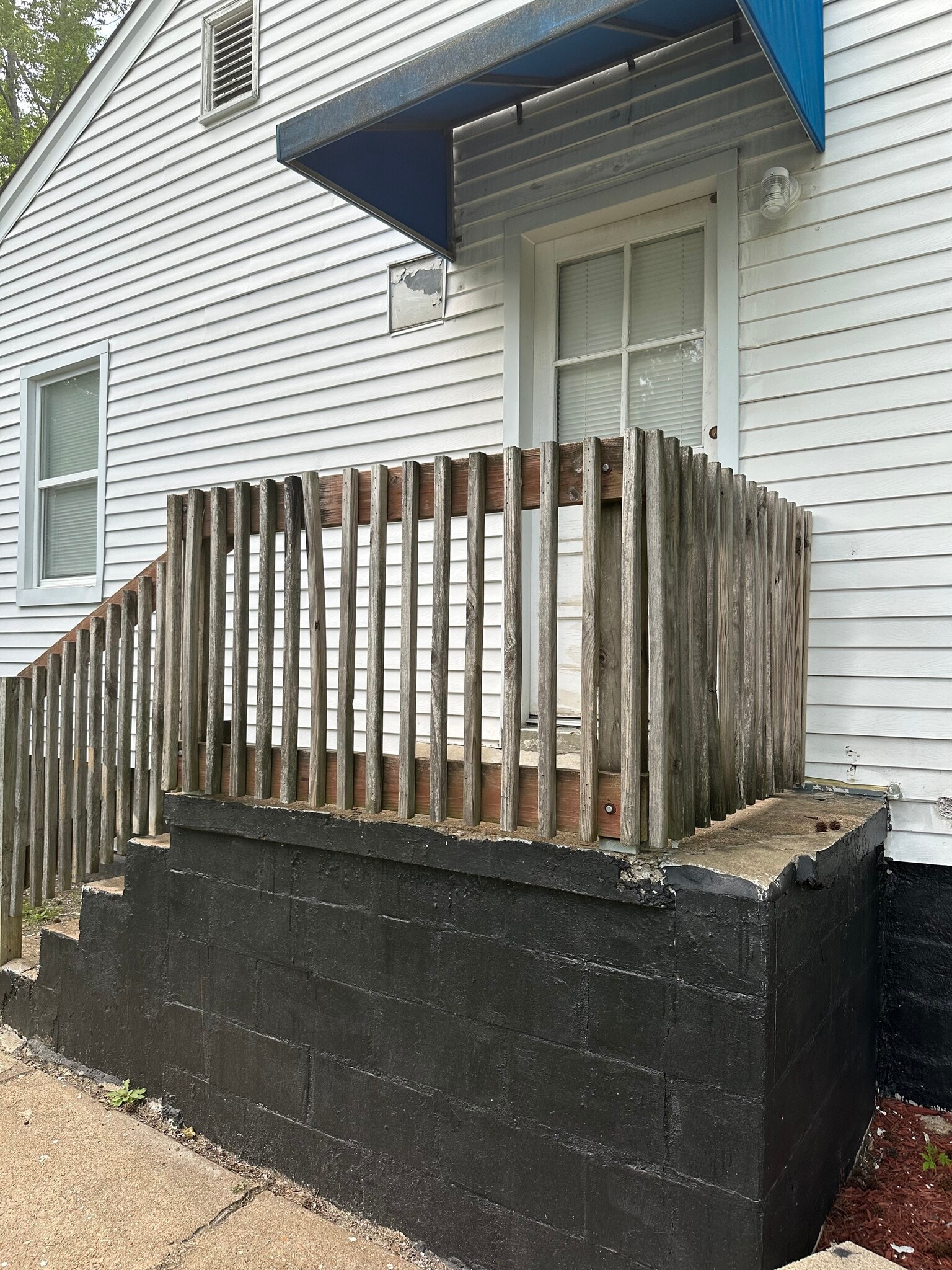 Building Photo - 10185 Winkler Dr