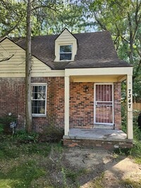 Building Photo - 2 bed/ 1 bath Duplex