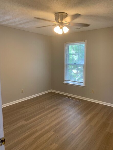 Building Photo - 130 Wythe Cir