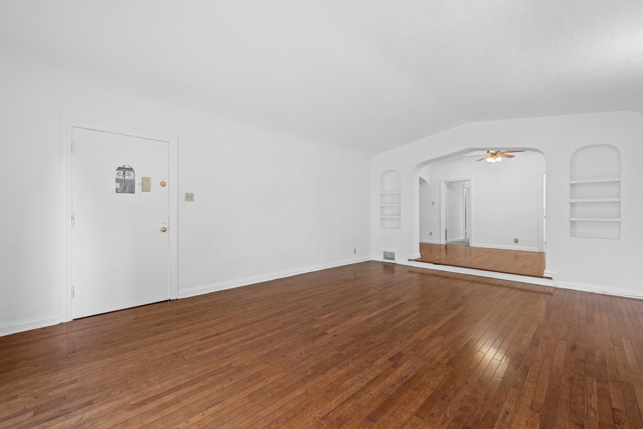 Building Photo - 429 N Gardner St