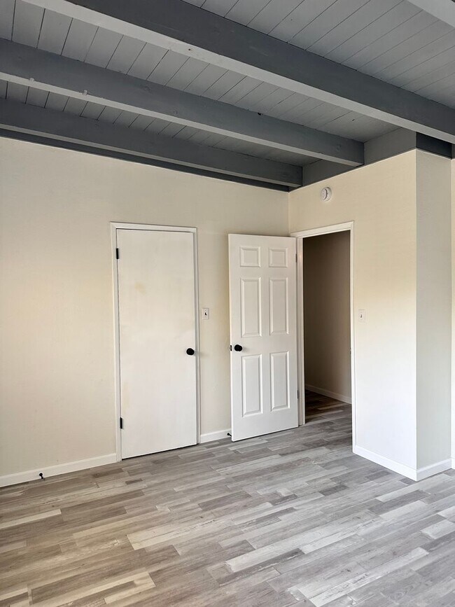Building Photo - 4143 N Pershing Ave