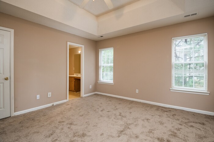 Building Photo - 951 Grass Hollow Ct