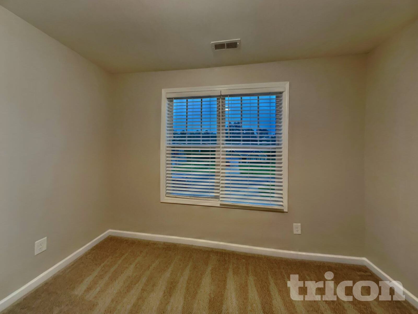 Building Photo - 877 Juno Dr