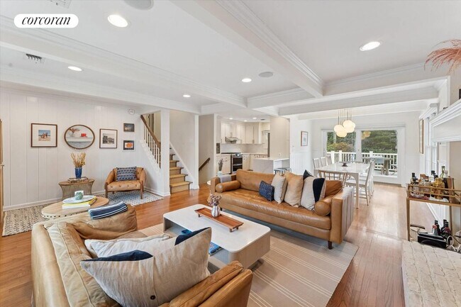 Building Photo - 44 Midhampton Ave