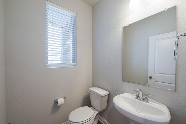 Building Photo - 8208 Cottage Rose Dr