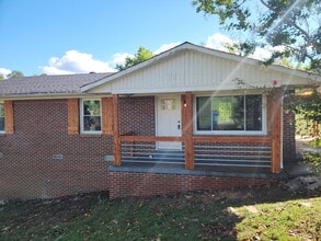 Building Photo - 414 1st Ave E