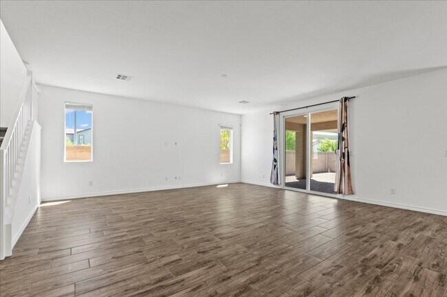Building Photo - Spacious 5-bedroom home in gated community