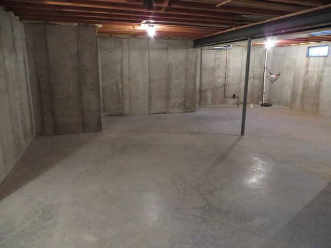 Building Photo - 409 Knights Ave
