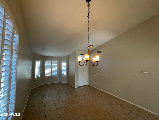 Building Photo - 1605 E Melanie St