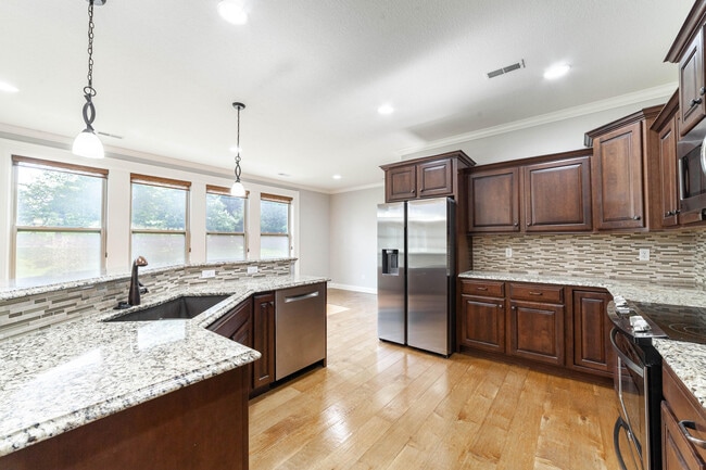 Building Photo - 1308 Saddle Bag Ct