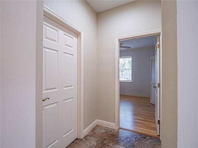 Building Photo - 5836 Pine Ridge Cir