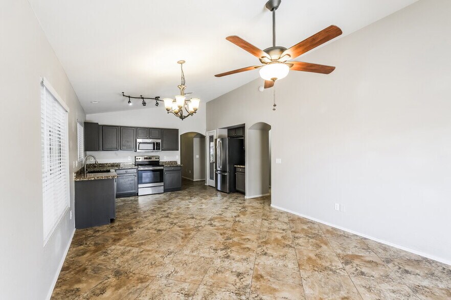 Building Photo - 31318 N Shale Dr