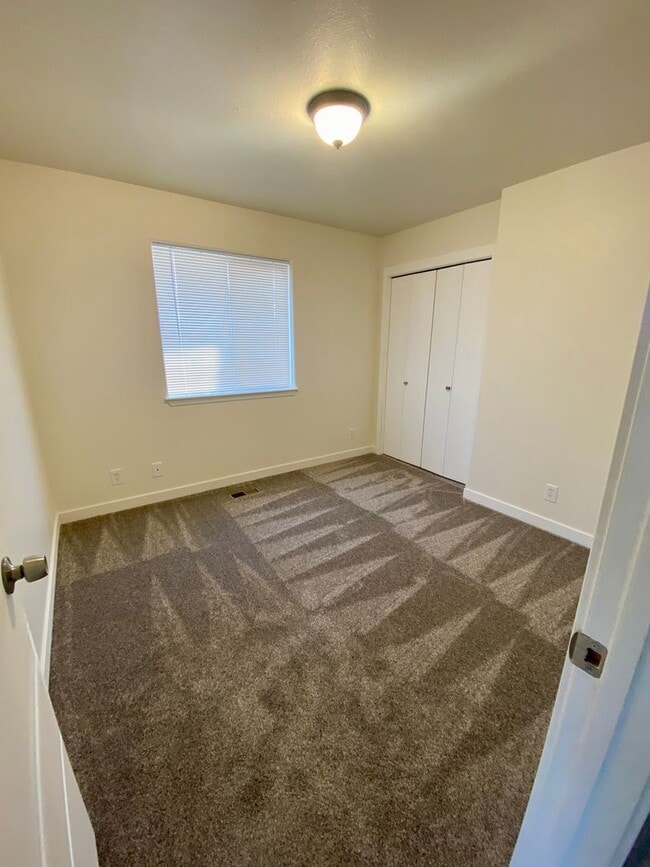 Building Photo - Beautiful home in highly sought after CDA ...