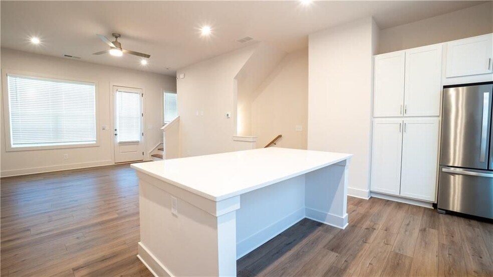 Building Photo - 1394 Cozy Cir SE