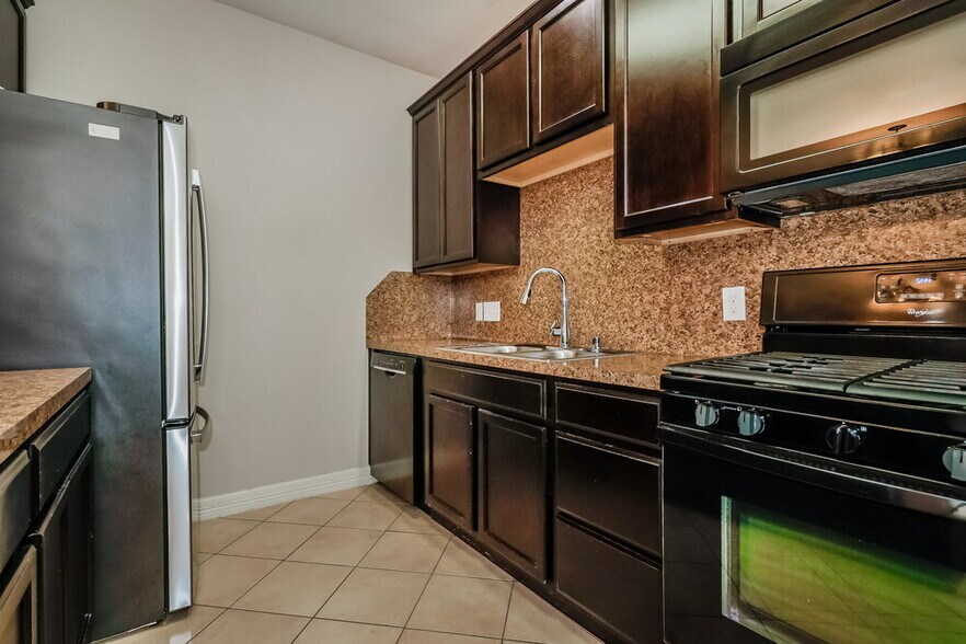 Building Photo - 23733 Briar Tree Dr