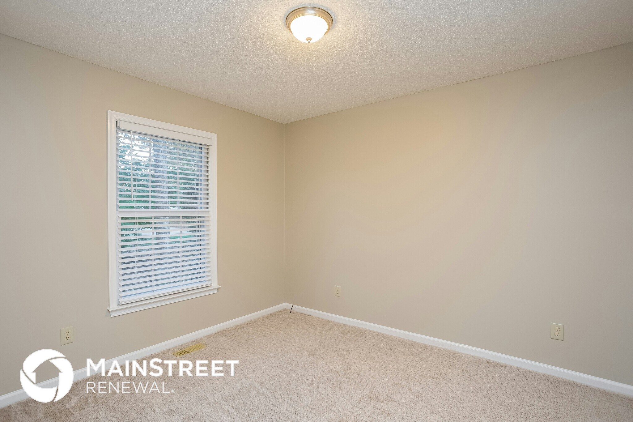 Building Photo - 5701 Chinaberry Pl