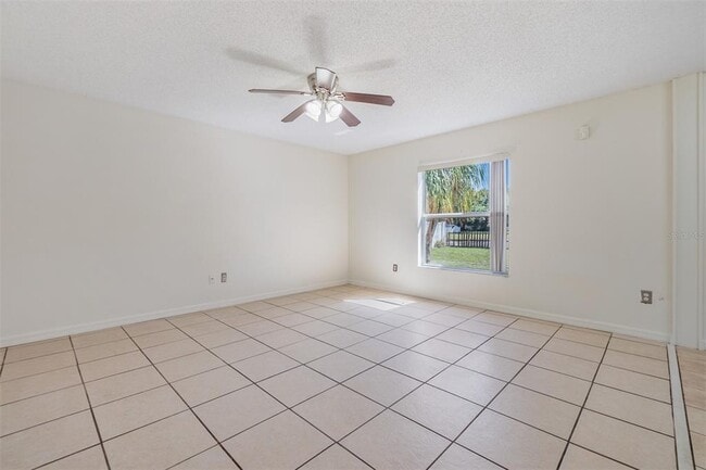 Building Photo - 2118 Ashley Lakes Dr