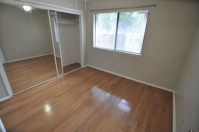 Building Photo - Amazing Hill Country Condo!