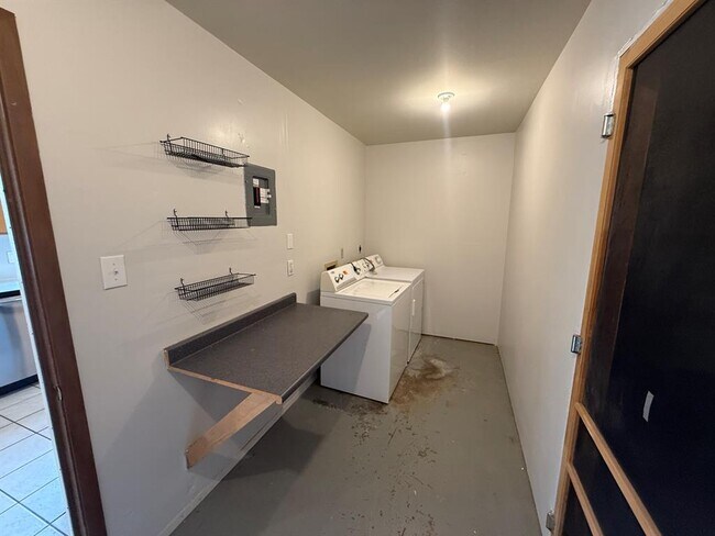 Building Photo - 7900 Turquoise Trail