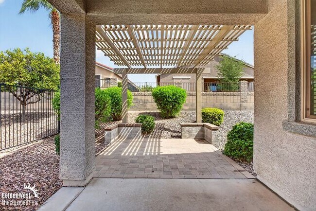 Building Photo - Beautiful 2Bdm 2Ba Home with Covered Backyard Patio in Buckeye - LOCATED IN A 55+ YEARS COMMUNITY.