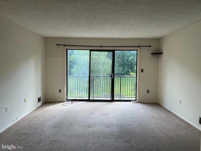 Building Photo - 19 Mendrey Ct