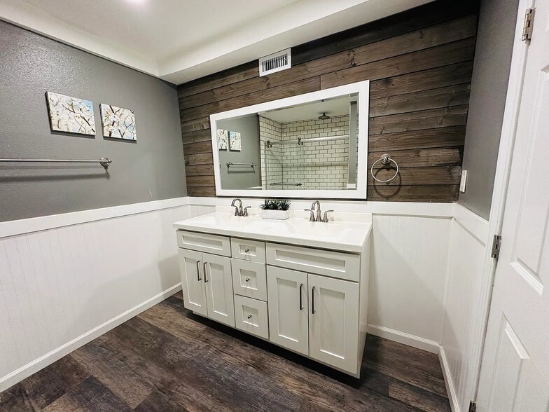 Building Photo - 11071 Bixler Cir