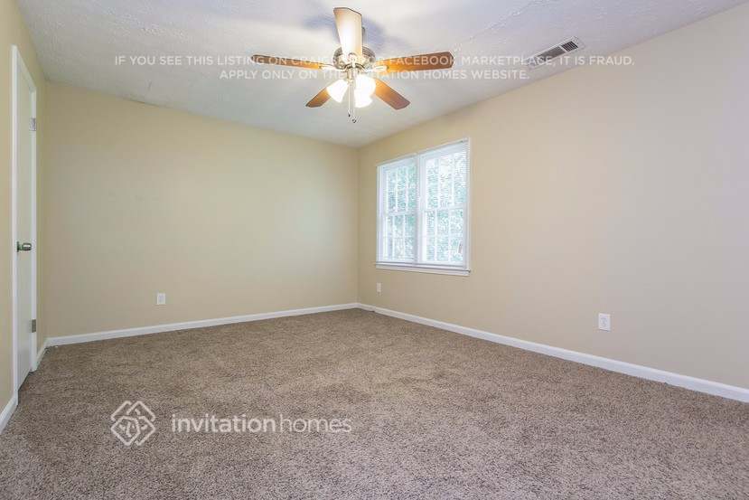 Building Photo - 1747 Vertex Dr SW