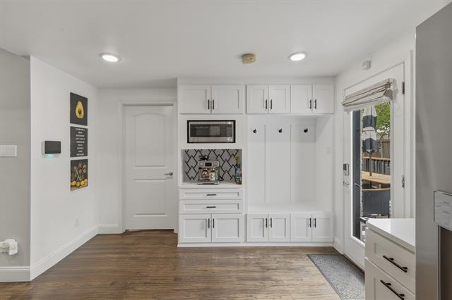 Building Photo - 5914 Goodwin Ave