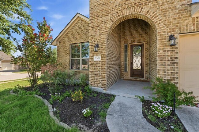 Building Photo - 2508 Hilltop Divide Ln