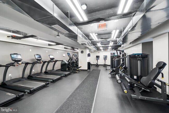 Building Photo - 219 S 18th St