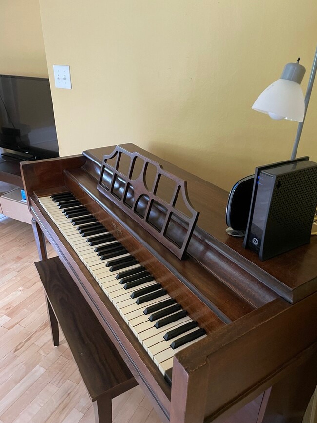 Building Photo - 211 East St