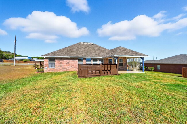 Building Photo - 1303 Cochise Trail