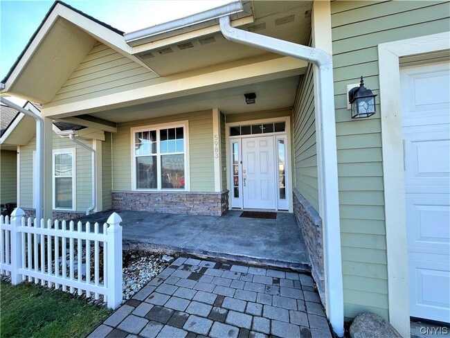 Building Photo - 5983 Paradise Cir