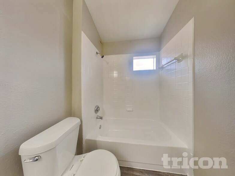 Building Photo - 3131 Kelling St