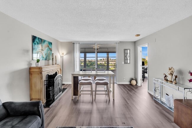 Building Photo - 14623 Bonaire Blvd