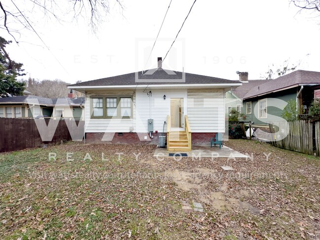 Building Photo - Newly Renovated 1920's Cottage in Southside!