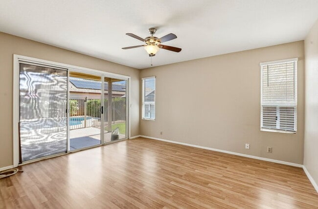 Building Photo - 1295 N Blackstone Dr