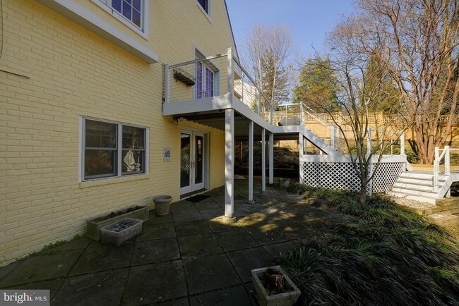 Building Photo - 5717 Chevy Chase Pkwy NW