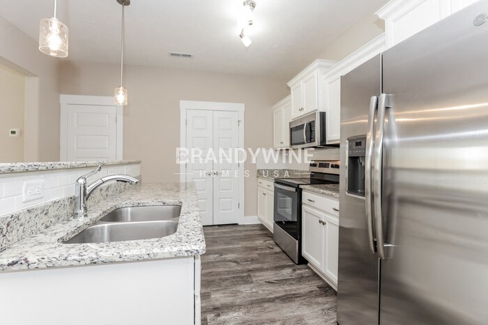 Building Photo - 2516 Lightbend Dr