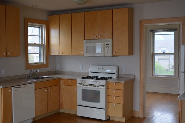 Building Photo - 1321 Morrison St