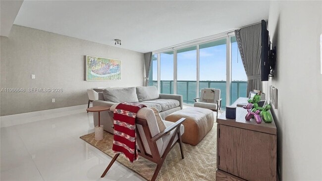 Building Photo - 665 NE 25th St