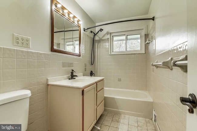 Building Photo - 6306 Yellowstone Dr