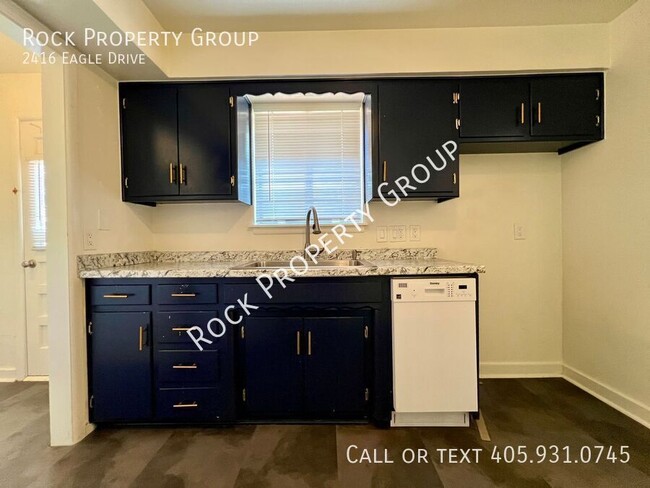 Building Photo - 2416 Eagle Dr