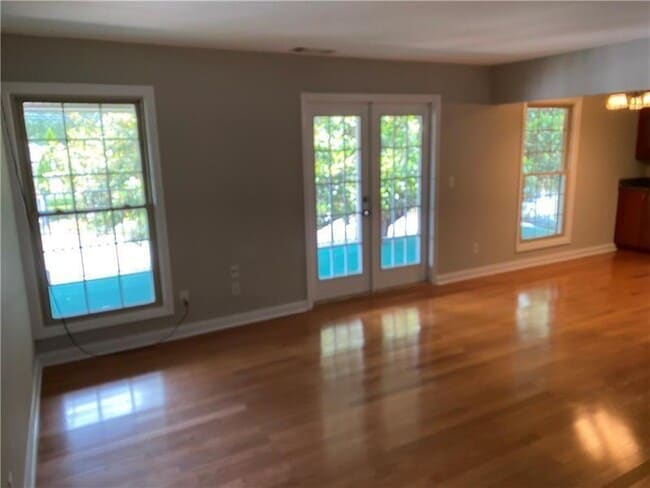 Building Photo - 3125 Colonial Way